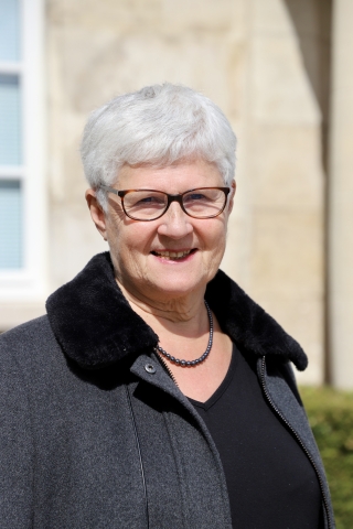 18 Marie Do Bindault