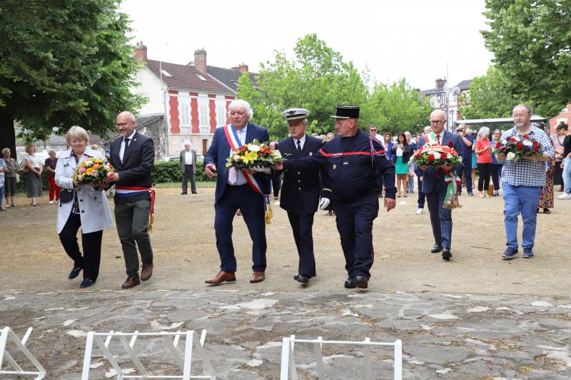 Commemoration-appel-general-de-Gaullepot-amitie-avec-les-italiens-et-anglais1806-23IMG6831