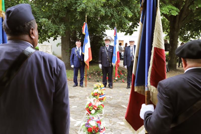 Commemoration-appel-general-de-Gaullepot-amitie-avec-les-italiens-et-anglais1806-23IMG6862
