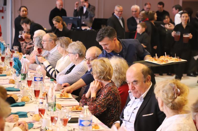 Repas-spectacle-galette-des-seniors0701-24IMG2655resultat