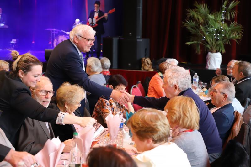 Repas-spectacle-galette-des-seniors0701-24IMG2661resultat