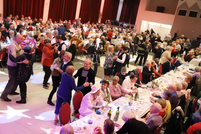 Repas-spectacle-galette-des-seniors0701-24IMG2997resultat
