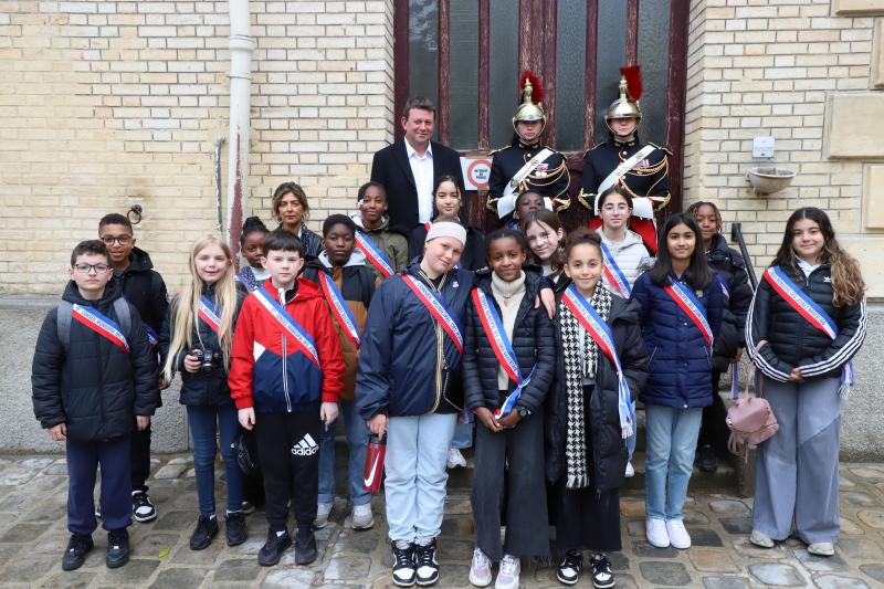 visite-CMJ-garde-republicaine-et-senat2905-2024IMG0717resultat