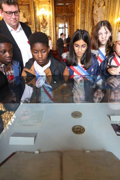 visite-CMJ-garde-republicaine-et-senat2905-2024IMG0893resultat