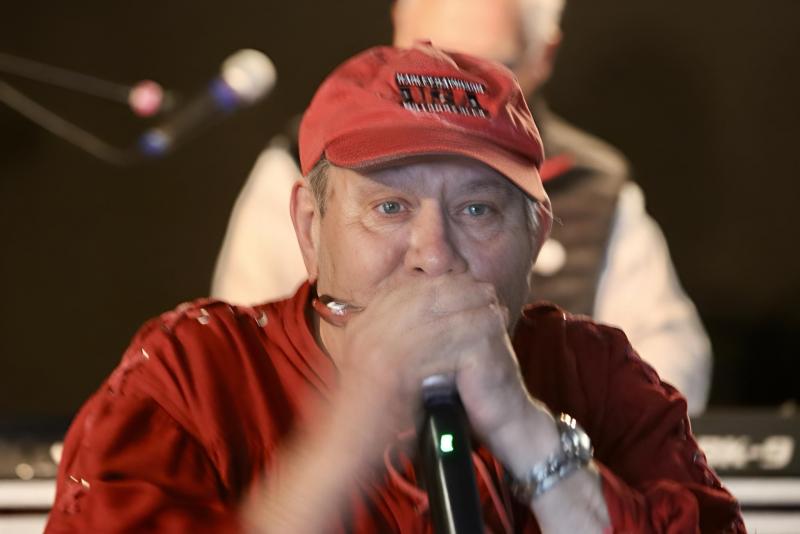 Show-man-freddy-della-a-l-armonica-fete-ses-80-ans30-03-25IMG3419resultat