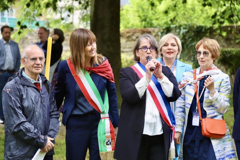 Plantation-arbre-amitie-fucecchio-lacher-de-pigeons30-05-25-43resultat