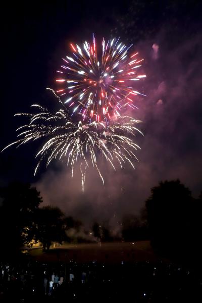 Feu-artifice-13-07-25IMG0665resultat