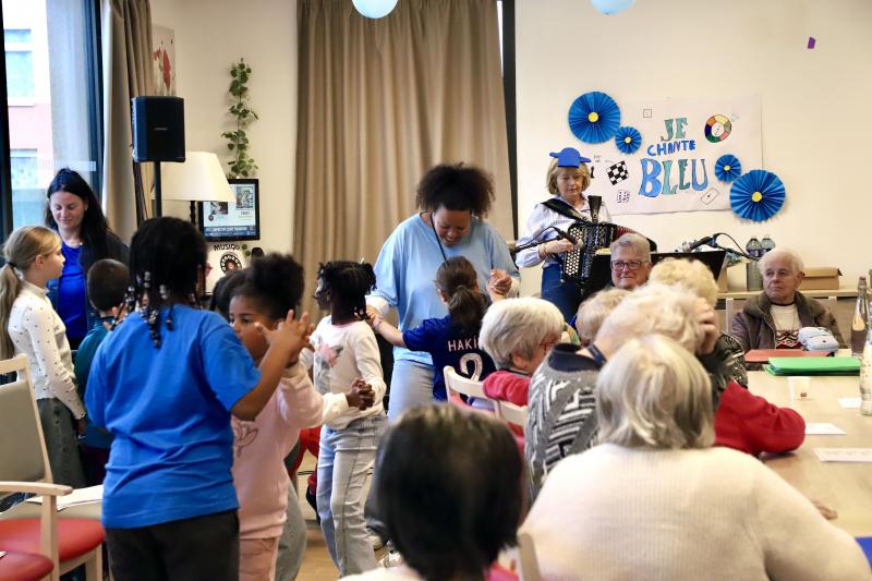 Semaine-bleu-atelier-chants08-10-25IMG3871resultat