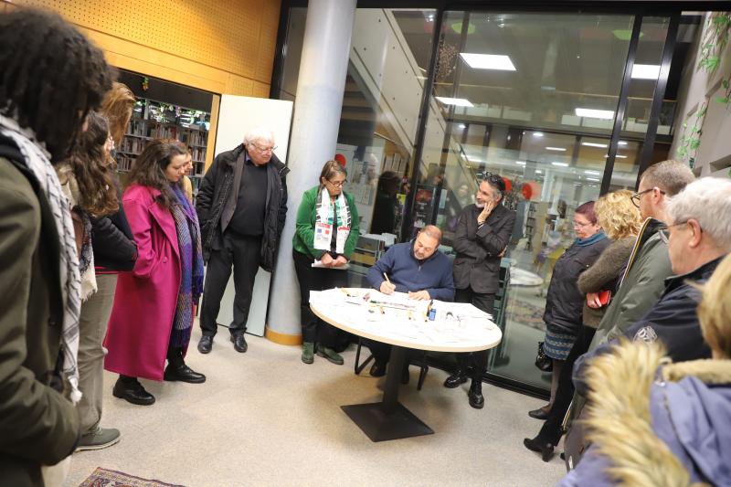 vernissage-exposition-a-l-ombre-de-l-absence-en-presence-de-l-artiste-le-samedi-22-11-25IMG6569resultat